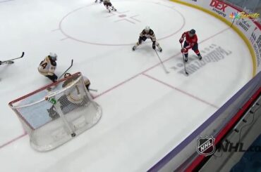 Avec presque plus de temps à l'horloge, Michael Raffl le fait pour le @capit ...