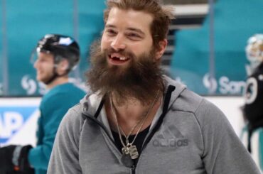 Décrivez Brent Burns en un mot (@sanjosesharks) ...