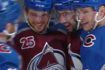 Conor Timmins n'aurait pas pu mieux passer cette rondelle.  ...