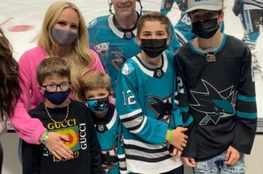 Inclinez-vous, Patrick Marleau.  (Twitter / c_marleau, @sanjosesharks) ...