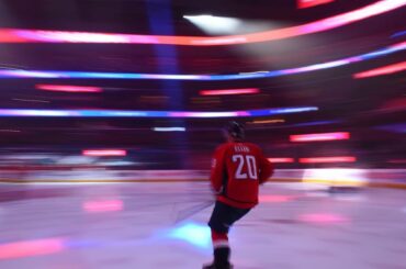 "Alexa, joue à Blinding Lights de The Weeknd."  #StanleyCup: @nhlonnbcsports: ...