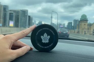 De retour dans le 6ix pour le jeu 2!  Qui as-tu?  #StanleyCup: @nhlonnbcsports: @sports ...