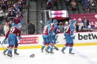 #HockeyHugs pour le tour du chapeau de Nathan MacKinnon (@ mackinnon29) et le @coloradoava ...