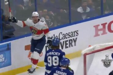 Jonathan Huberdeau (@ jonnyhuby11) et les @flapanthers se sentent coquins tôt ...