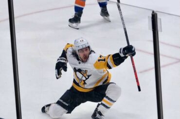 BATTER UP Brandon Tanev obtient le GWG ce soir!  #Coupe Stanley...