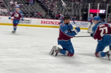 Les rituels d'avant-match sont ... intéressants.  #StanleyCup: @nhlonnbcsports: @sportsnet ...