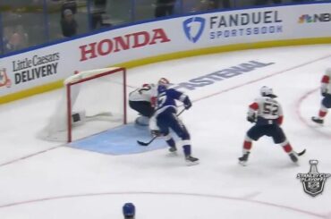 Le mouvement de la rondelle ici.  Sans faille.  #StanleyCup: @nhlonnbcsports: @sportsnet ...