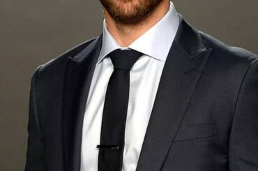Dominic Moore NE PEUT PAS MANQUER.  Trois gagnants consécutifs en OT ont bien deviné ... # ...