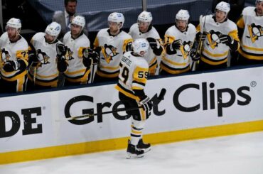 Ce sera l'un de ces jeux.  QUELLE PREMIÈRE PÉRIODE!  #StanleyCup: @nhlo ...