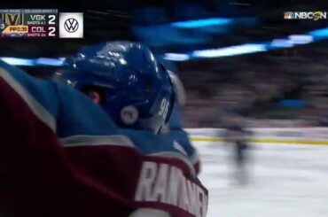 NE LAISSEZ PAS le @coloradoavalanche se lancer en avantage numérique.  #StanleyCup @colorad...