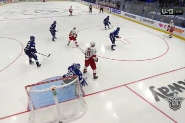 Attention, nous avons un gagnant @canes OT entrant #StanleyCup...