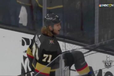 Jetez un œil au travail des pieds de @larswilliamkarlsson.  #StanleyCup : @nhlonnbcsports : ...
