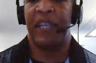 Howard Smith passe d'innombrables heures à entraîner des filles, des garçons, des personnes ayant des besoins spéciaux et des ...