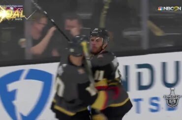 Une minuterie sur un genou.  C'est toujours aussi doux à voir.  #StanleyCup : @nhlonnbcspor...