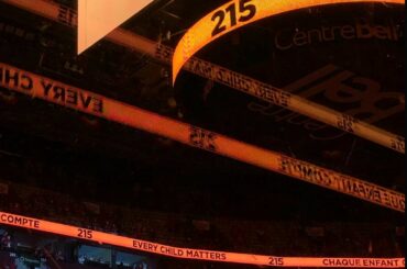 Les @canadiensmtl et les @nhljets prennent un moment de réflexion alors que nous honorons le v...