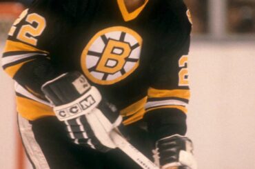 "Personne ne pouvait le sortir mieux que Mike Bossy."  @thehockeyhalloffame membre ...