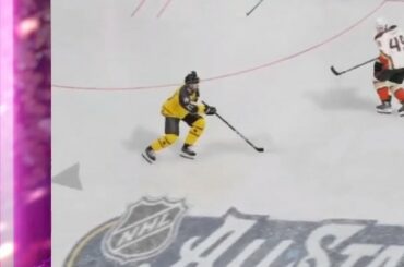 Le concurrent Aaron Fesh décompose certains jeux d'entrée en zone offensive avant cela …