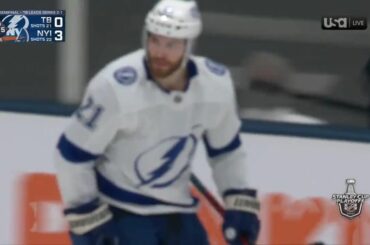 Nous sommes convaincus que Brayden Point n'arrêtera jamais de marquer.  #StanleyCup : @nhlonnbcp...