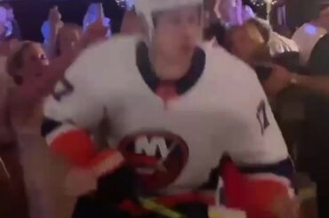 Matt Martin (@mattymarts17) a raté le mariage de son beau-frère samedi alors que...