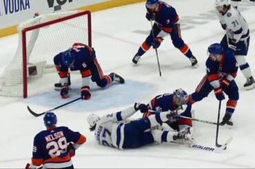 Le tour du monde de Save Heard #StanleyCup @ny_islanders contre @TBLightning à...
