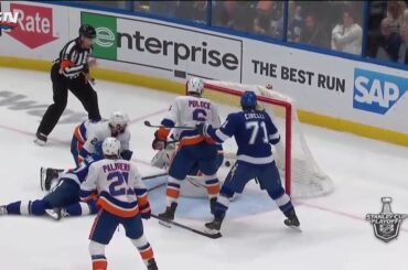 QUELLE PREMIÈRE PÉRIODE !  3-0 @tblightning après 20 minutes !  #StanleyCup : @nhlonnbc...