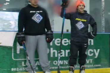 Pete Lenes et Torrey Mitchell ont pris d'assaut le monde du hockey avec leur t...