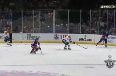 Jordan Eberle obtient les @ny_islanders sur le plateau et l'île bascule.  #St...