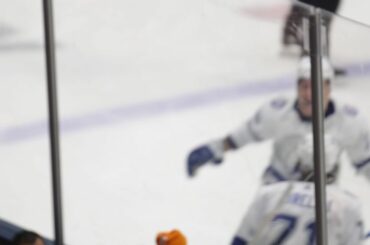 Anthony Cirelli (@acirelli22) l'apporte toujours.  #StanleyCup : @nhlonnbcsports ...