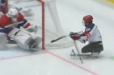 HOCKEY SUR LUGE MICHIGAN ( @norskishockey)...
