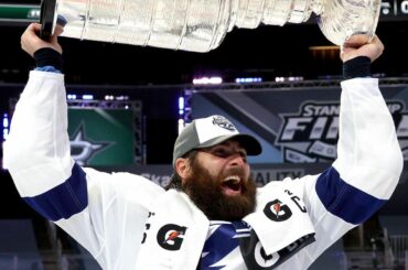 Sooooooo, @pattymaroon remportera-t-il la #StanleyCup pour la troisième année consécutive...?  ...