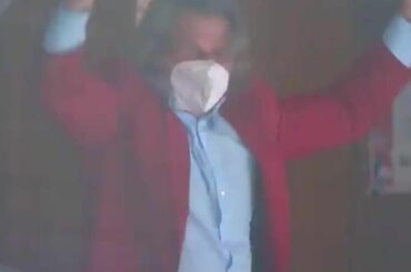 Le directeur général Marc Bergevin a de la magie dans ce costume rouge.  #StanleyCup ( @sportsnet)...