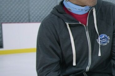 Scotty Goes est de retour !  Dans l'épisode 3, @scottycgomez a rencontré @thehockeyhallof...
