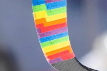 Pourquoi la fierté est-elle importante pour vous ?  Montrez votre amour ou partagez votre histoire sur #NHLPride Da...