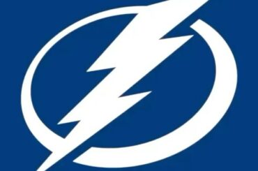 Qui soulève la #StanleyCup ?  Faites une pause et dites-nous qui vous avez @canadiensmtl ...