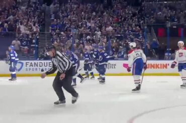 Nikita Kucherov assiste Steven Stamkos (@RealStamkos91) pour son 3⃣0Ȏ...