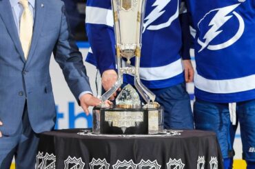 Frissons absolus Rien de tel que Doc Emrick pour vous exciter pour le jeu 1 de...