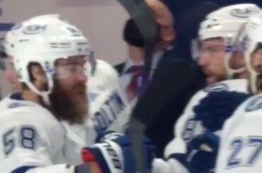 Une victoire de plus et c'est la gloire de la #StanleyCup pour le @tblightning... pour le deuxième c...