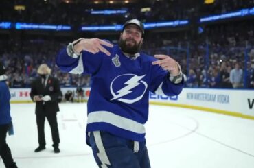 Deux championnats #StanleyCup.  Prends-le, Kuch !...