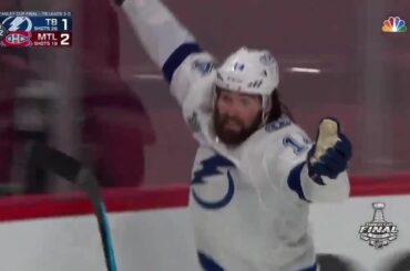 GRAND DERRICK!  GRAND OBJECTIF !  Patrick Maroon l'attache pour le @tblightning.  #Coupe Stanley : @...