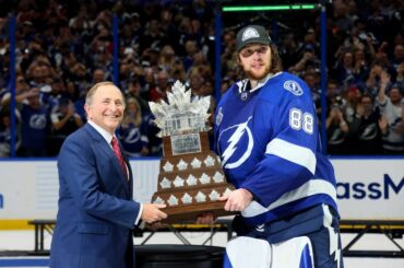 Conn Smythe Vasy, à votre service.  #Coupe Stanley...