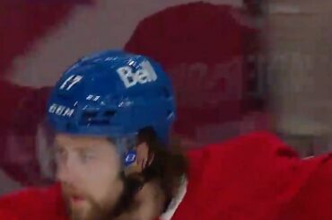 Venez pour le plat Nick Suzuki (@nsuzuki_37).  Reste pour la finale de @joshanderson_77...