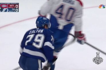 SUR LE TABLEAU!  @rosscolton frappe pour le @tblightning dans le match 5. #StanleyCup ...