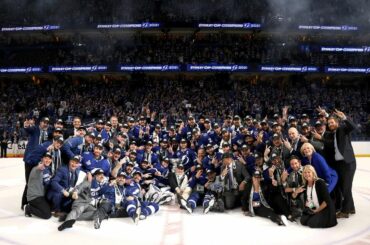 Vos champions de la #StanleyCup 2020-21, les @tblightning !...
