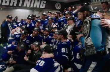 « Olé, olé, olé, olé ! »  - @tblightning Finale de Quest pour la #StanleyCup d...