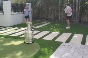 Tout est dans les hanches, Alex Killorn (@akillorn17).  #StanleyCup ( @keeperofthec...