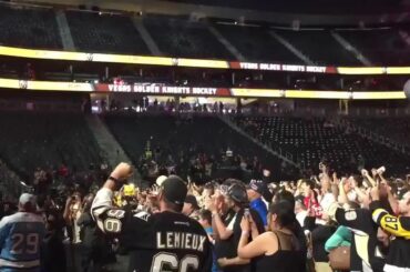 Flower était un favori instantané des fans pour les @vegasgoldenknights.  Qui sera-ce f...