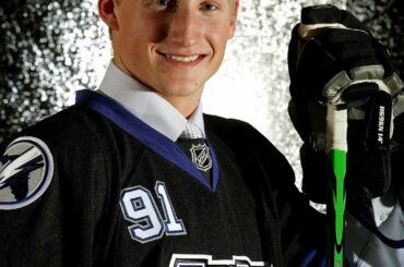 Hier et maintenant, édition @tblightning.  Regardez le #NHLDraft 2021 le 23 juillet à 8 h...