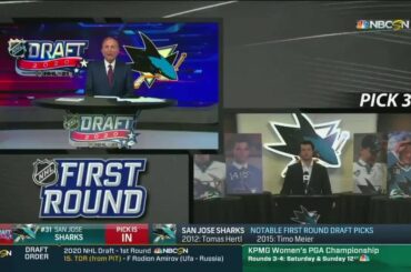 Doug Wilson Jr. utilise la langue des signes américaine pour communiquer son choix à @ozzywie...