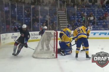 Salut les fans de @seattlekraken !  Profitez de quelques moments forts de Matthew Beniers (@mbeniers10)!  #N...