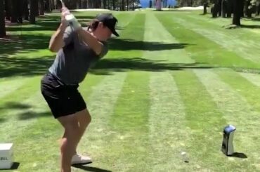 @ tjoshie7 frappe des bombes.  ( @golf_com)...
